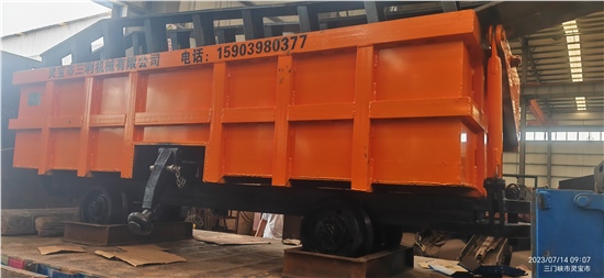 洛寧雙曲軌側卸式礦車發(fā)貨