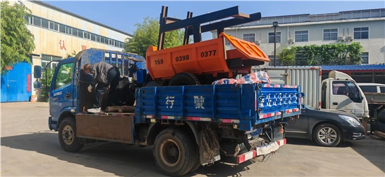 洛南客戶(hù)訂購(gòu)三輪車(chē)和放礦機(jī)發(fā)貨